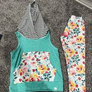 VGUC 2 piece Lulu & Roo set